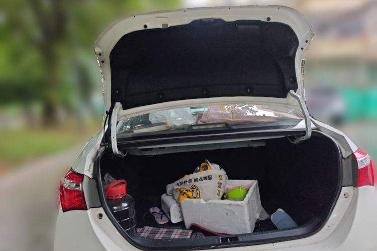 Used Toyota Corolla 2014 1.6L CVT GL Trunk