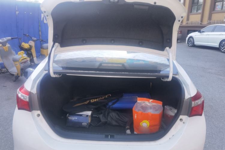 Used Toyota Corolla 2014 1.6L CVT GL Trunk
