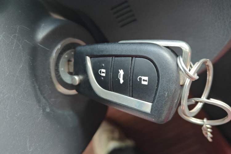 Used Toyota Corolla 2014 1.6L CVT GL Vehicle Key
