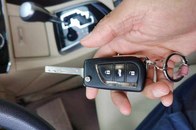 Used Toyota Corolla 2014 1.6L CVT GL Vehicle Key