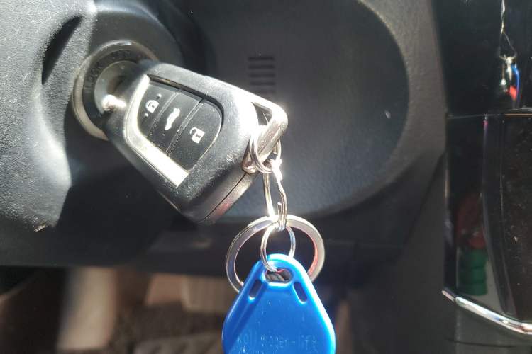 Used Toyota Corolla 2014 1.6L CVT GL Vehicle Key