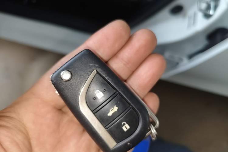Used Toyota Corolla 2014 1.6L CVT GL Vehicle Key