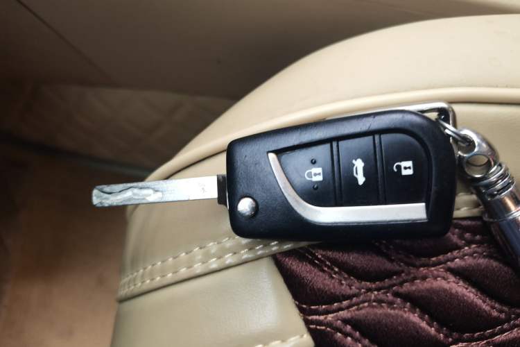 Used Toyota Corolla 2014 1.6L CVT GL Vehicle Key