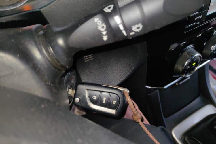 Used Toyota Corolla 2014 1.6L Manual GL Vehicle Key