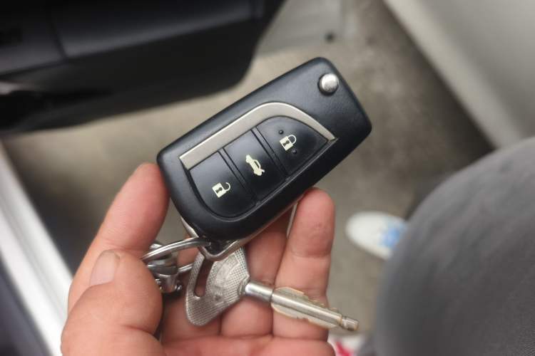 Used Toyota Corolla 2014 1.6L CVT GL-i Vehicle Key