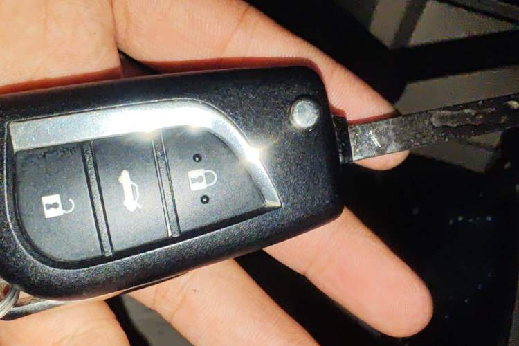 Used Toyota Corolla 2014 1.6L CVT GL Vehicle Key