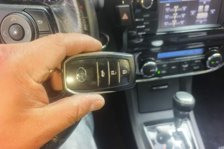 Used Toyota Corolla 2014 1.8L CVT GLX-i Vehicle Key