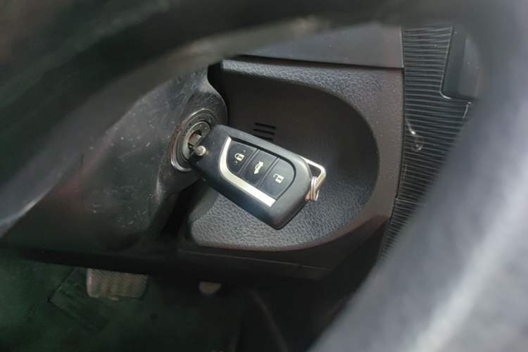 Used Toyota Corolla 2014 1.6L CVT GL-i Vehicle Key