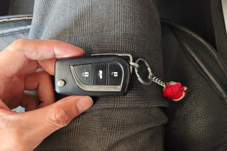 Used Toyota Corolla 2014 1.6L CVT GL Vehicle Key