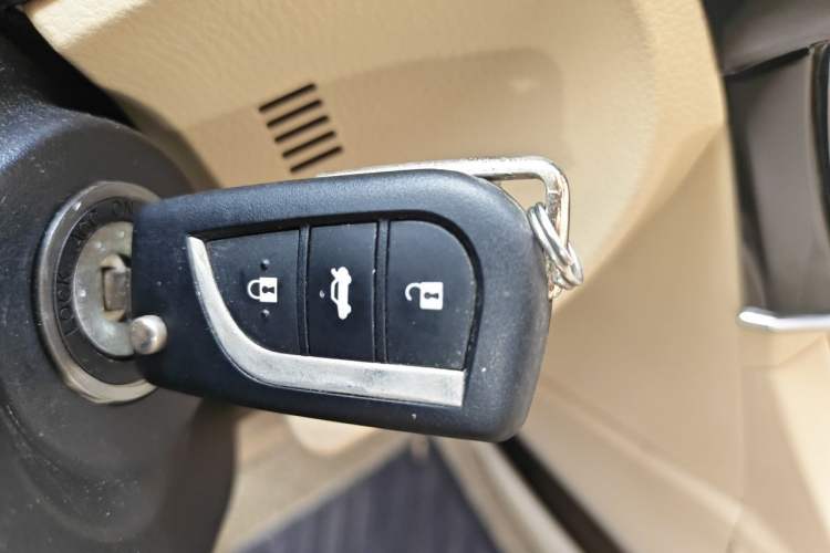 Used Toyota Corolla 2014 1.6L CVT GL Vehicle Key