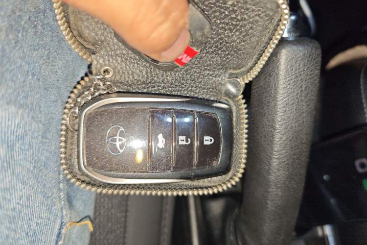 Used Toyota Corolla 2014 1.8L CVT GLX-i Vehicle Key