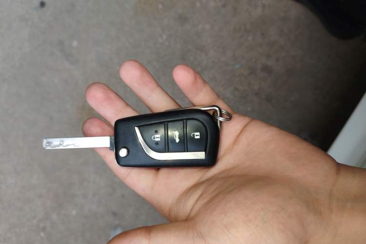 Used Toyota Corolla 2014 1.6L CVT GL-i Vehicle Key
