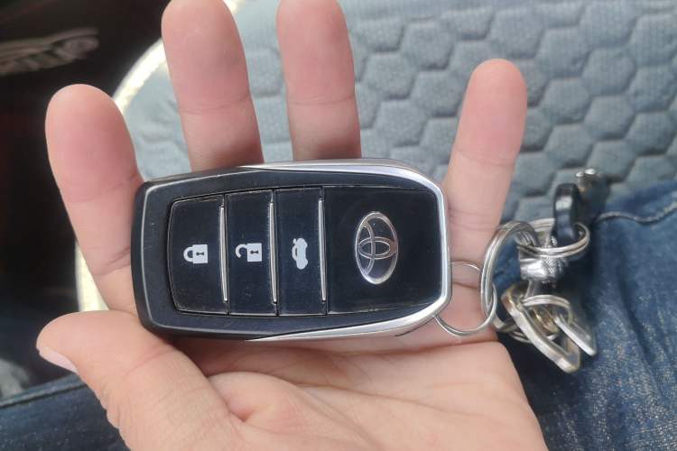 Used Toyota Corolla 2014 1.6L CVT GL Vehicle Key