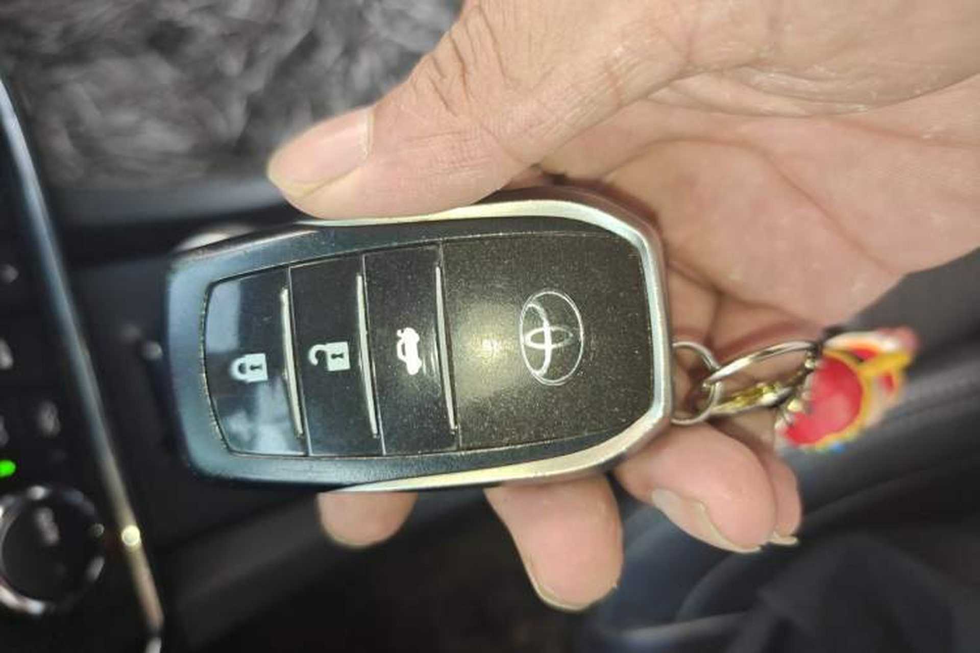 Used Toyota Corolla 2014 1.6L CVT GLX-i Vehicle Key
