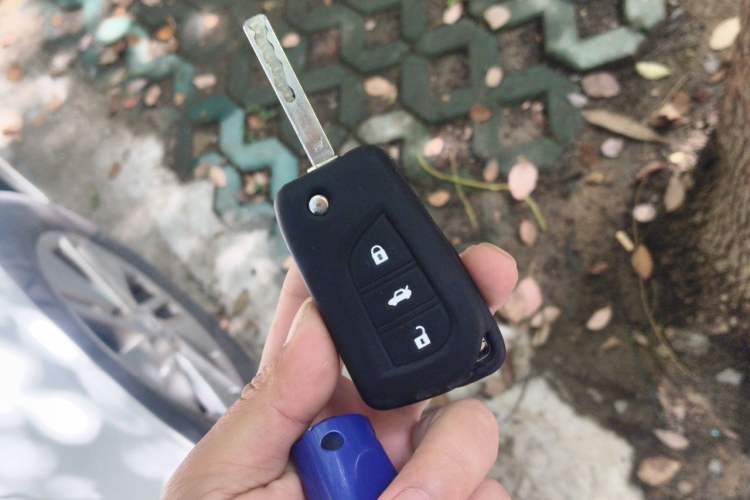 Used Toyota Corolla 2014 1.6L CVT GL Vehicle Key