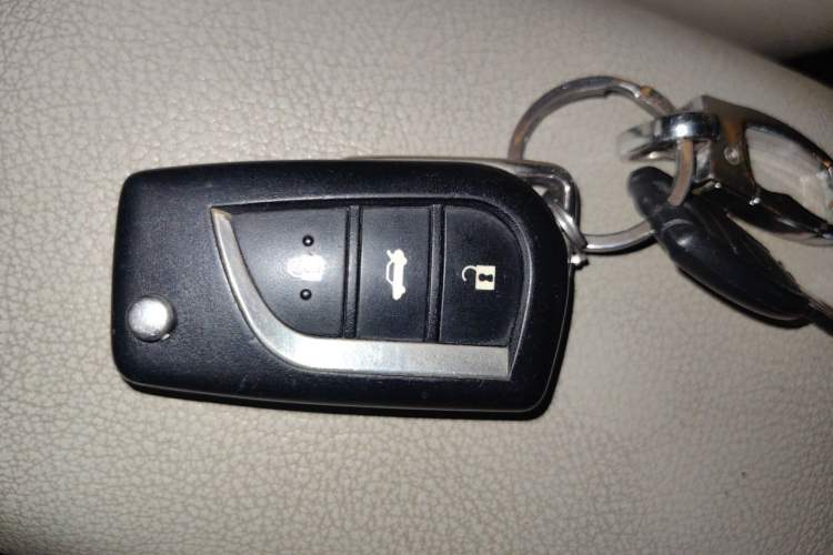 Used Toyota Corolla 2014 1.6L CVT GL Vehicle Key