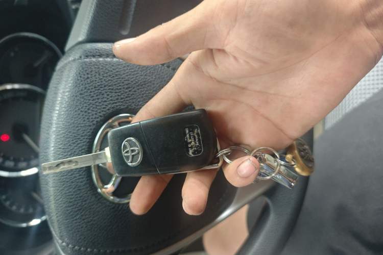 Used Toyota Corolla 2014 1.6L CVT GL Vehicle Key