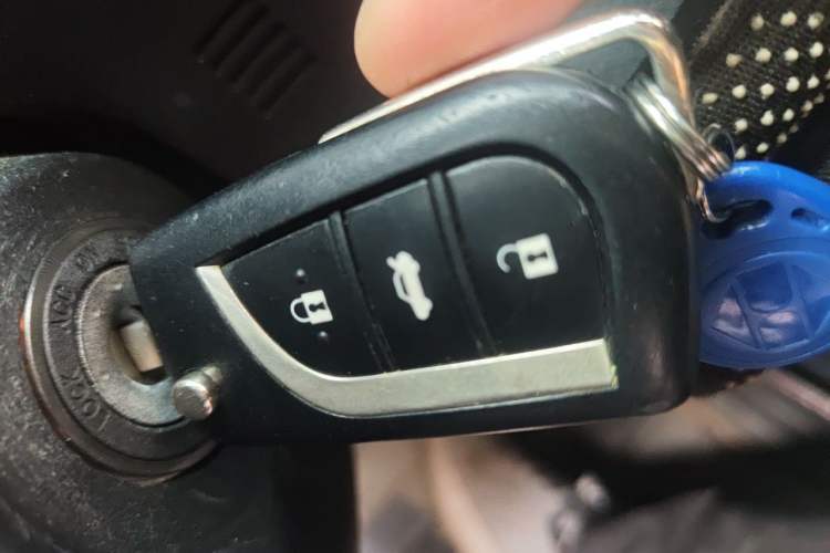 Used Toyota Corolla 2014 1.6L Manual GL-i Leather Edition Vehicle Key