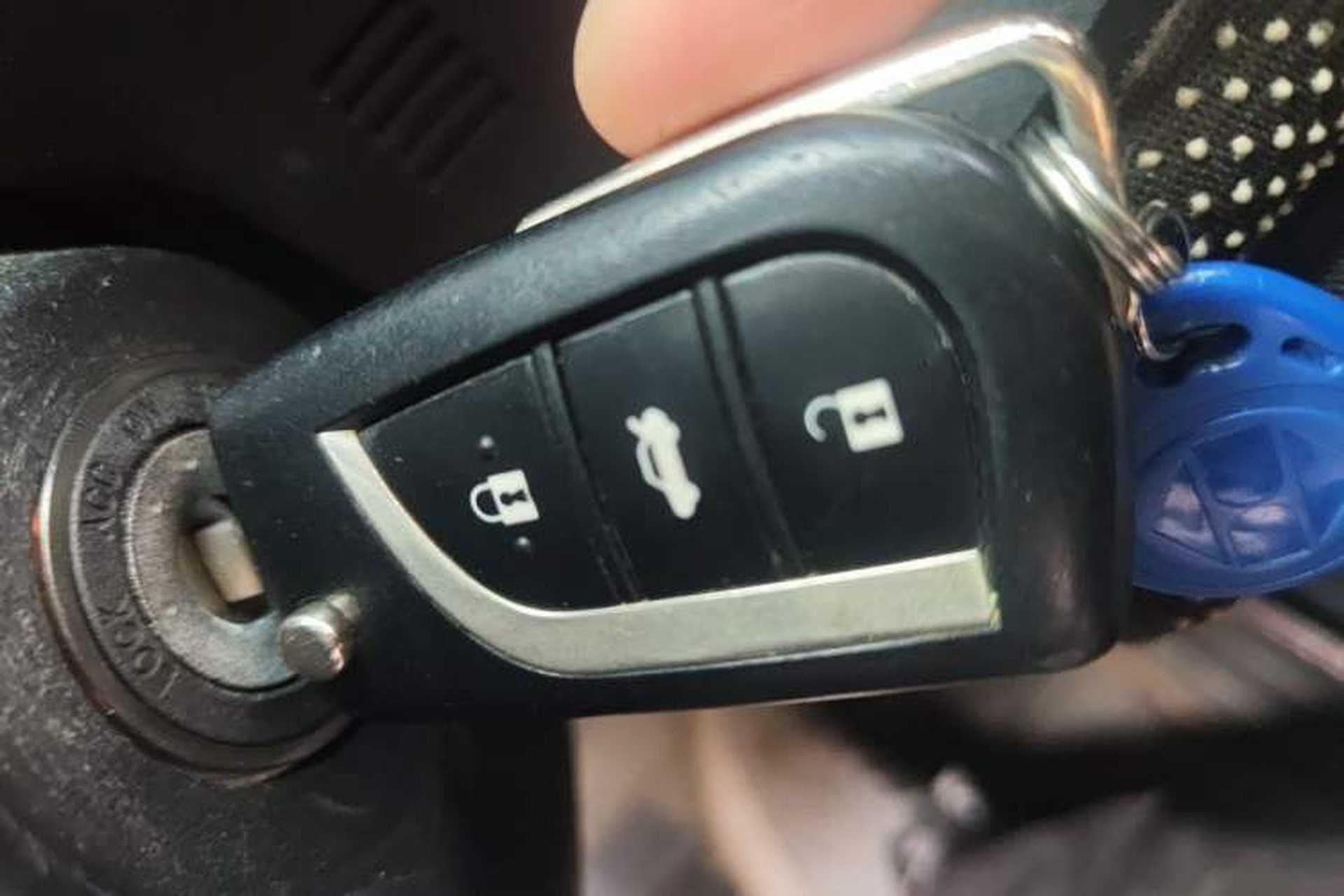 Used Toyota Corolla 2014 1.6L Manual GL-i Leather Edition Vehicle Key