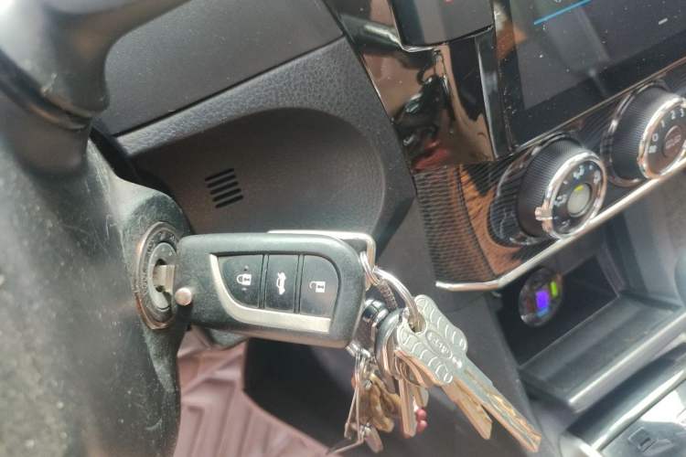 Used Toyota Corolla 2014 1.6L CVT GL-i Vehicle Key