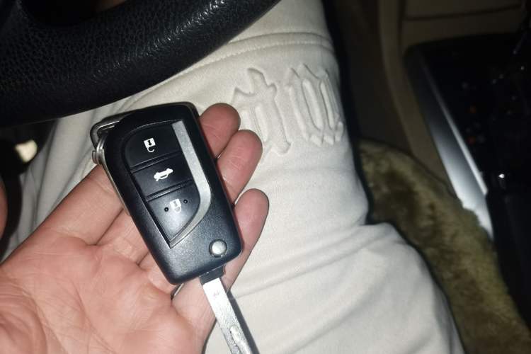 Used Toyota Corolla 2014 1.6L CVT GL Vehicle Key