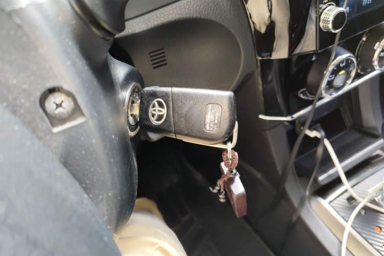 Used Toyota Corolla 2014 1.6L CVT GL Vehicle Key