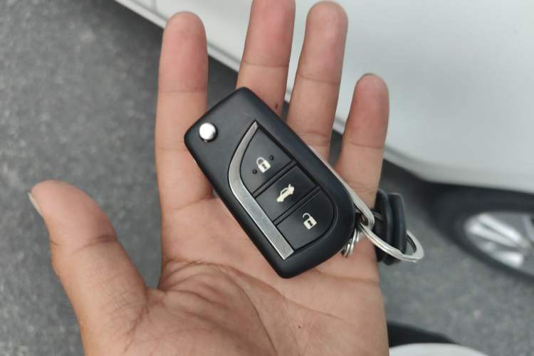 Used Toyota Corolla 2014 1.6L CVT GL Vehicle Key
