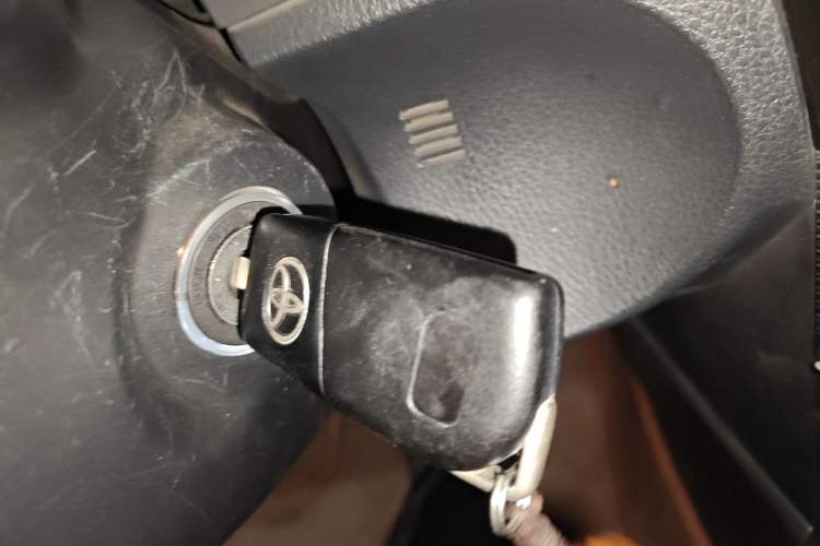 Used Toyota Corolla 2014 1.6L CVT GL-i Leather Edition Vehicle Key