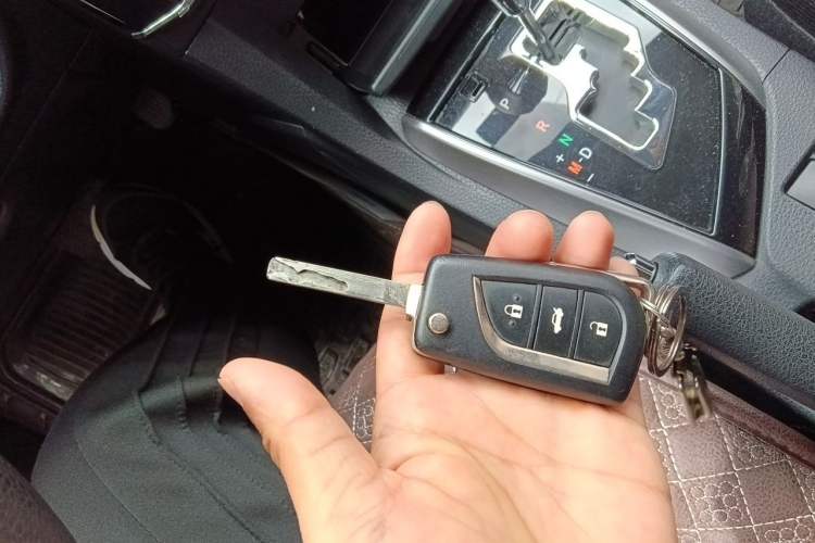 Used Toyota Corolla 2014 1.6L CVT GL Vehicle Key
