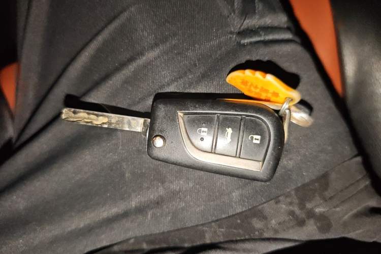 Used Toyota Corolla 2014 1.6L CVT GL Vehicle Key