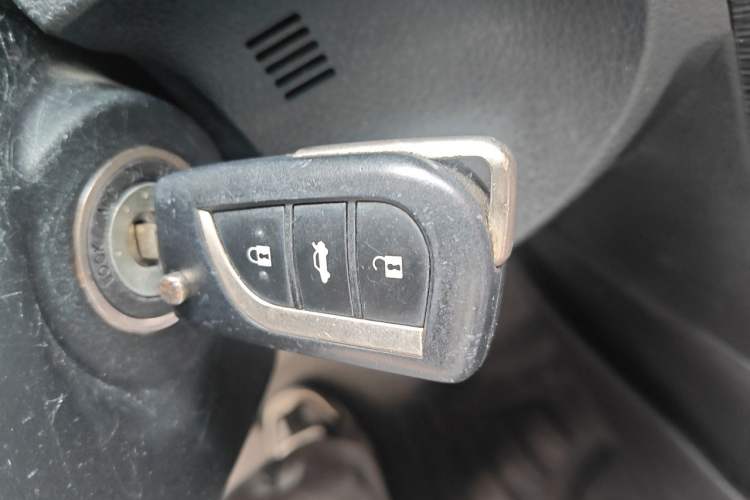 Used Toyota Corolla 2014 1.6L CVT GL-i Leather Edition Vehicle Key