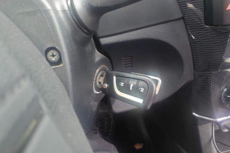 Used Toyota Corolla 2014 1.6L CVT GL-i Leather Edition Vehicle Key