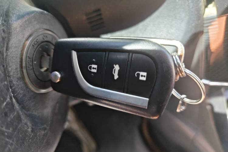 Used Toyota Corolla 2014 1.6L CVT GL-i Leather Edition Vehicle Key