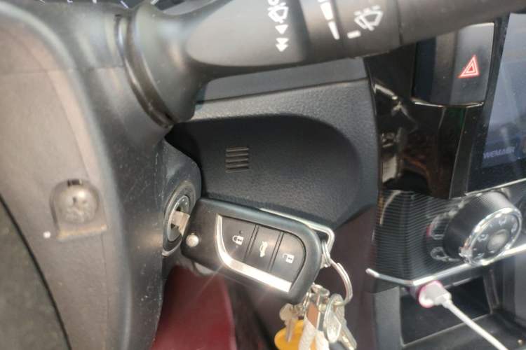 Used Toyota Corolla 2014 1.6L CVT GL-i Leather Edition Vehicle Key