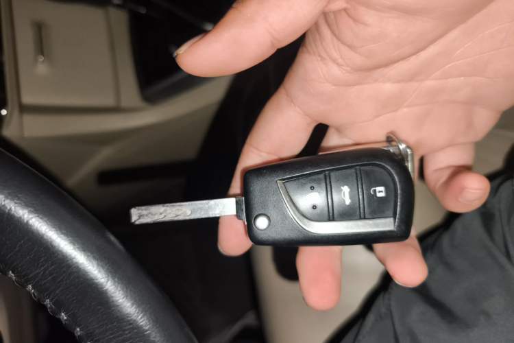 Used Toyota Corolla 2014 1.6L CVT GL-i Leather Edition Vehicle Key