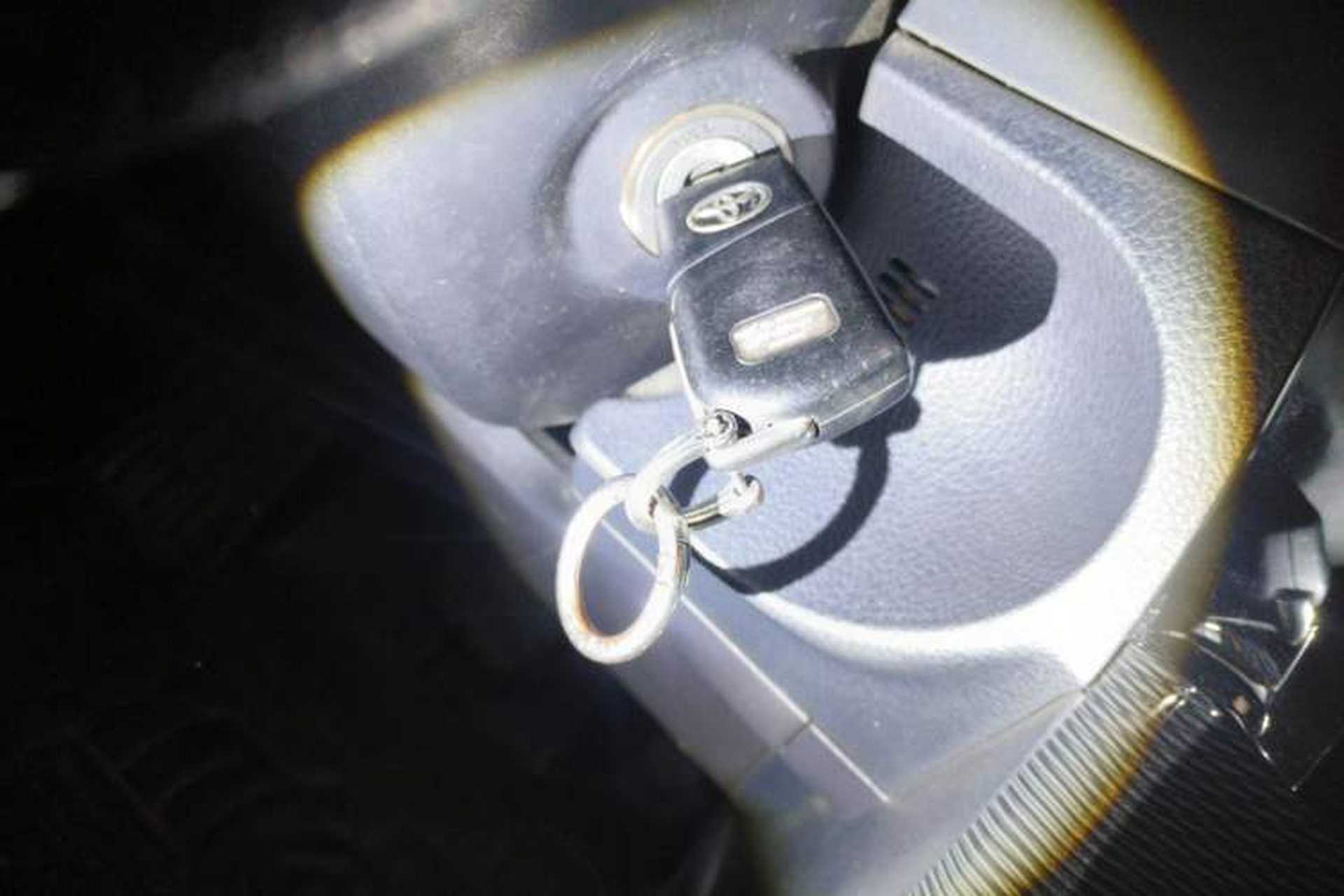 Used Toyota Corolla 2014 1.6L CVT GL-i Leather Edition Vehicle Key