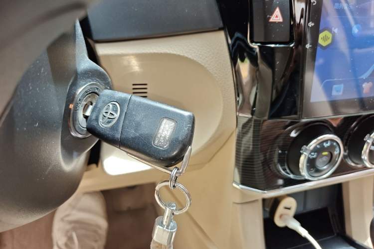 Used Toyota Corolla 2014 1.6L CVT GL-i Vehicle Key