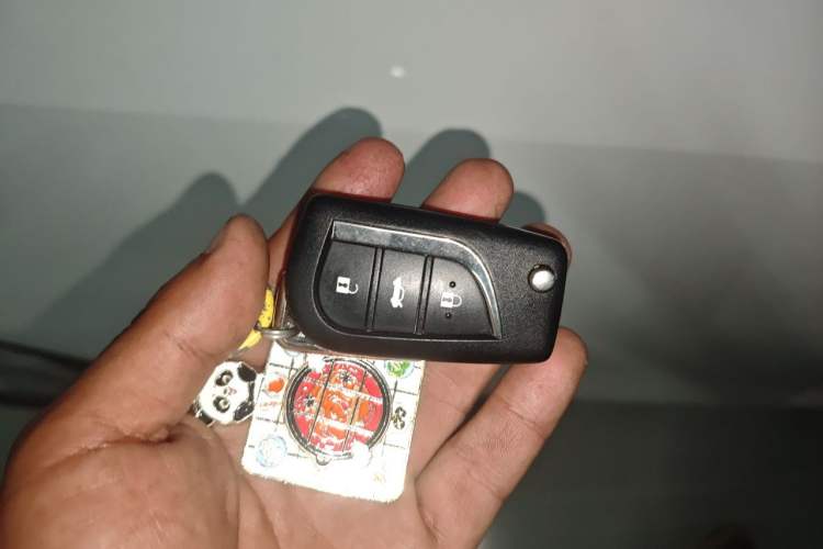 Used Toyota Corolla 2014 1.6L CVT GL Vehicle Key