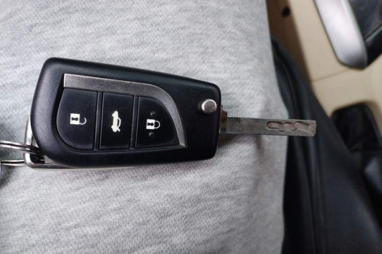 Used Toyota Corolla 2014 1.6L CVT GL Vehicle Key