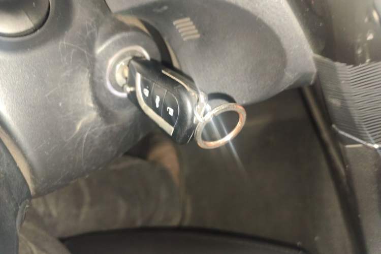 Used Toyota Corolla 2014 1.6L CVT GL-i Vehicle Key