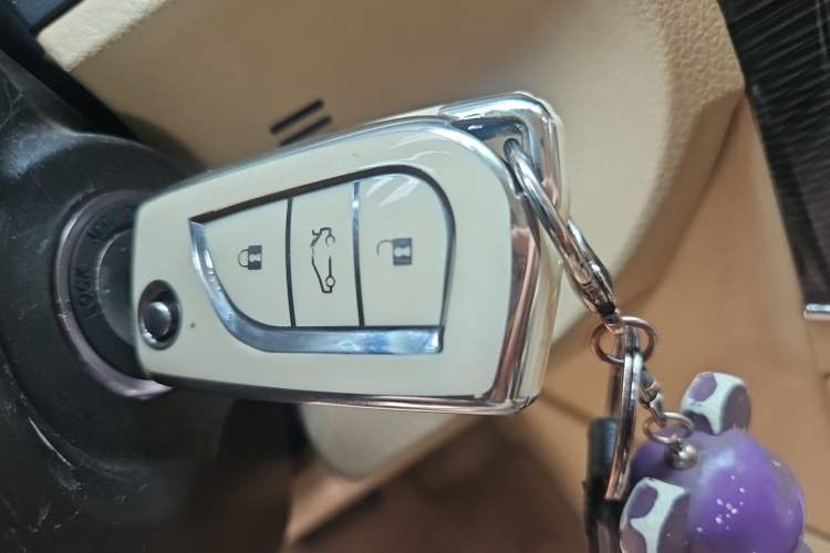 Used Toyota Corolla 2014 1.6L CVT GL-i Leather Edition Vehicle Key