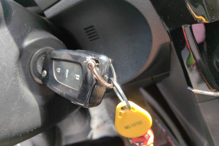 Used Toyota Corolla 2014 1.6L CVT GL Vehicle Key