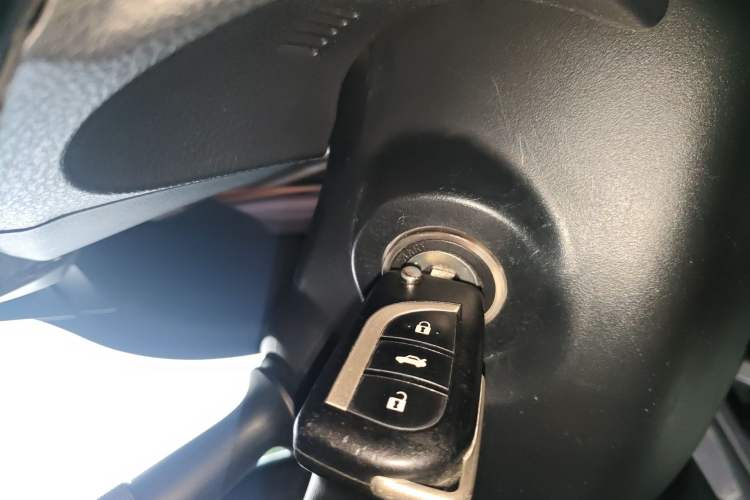 Used Toyota Corolla 2014 1.6L CVT GL Vehicle Key