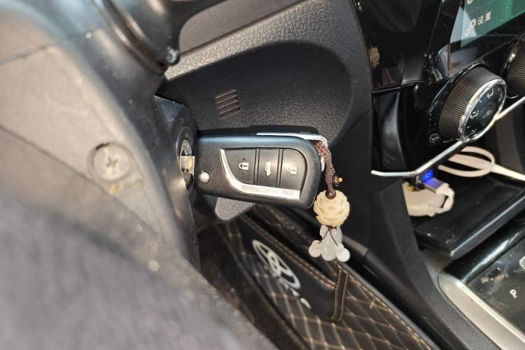 Used Toyota Corolla 2014 1.6L CVT GL Vehicle Key