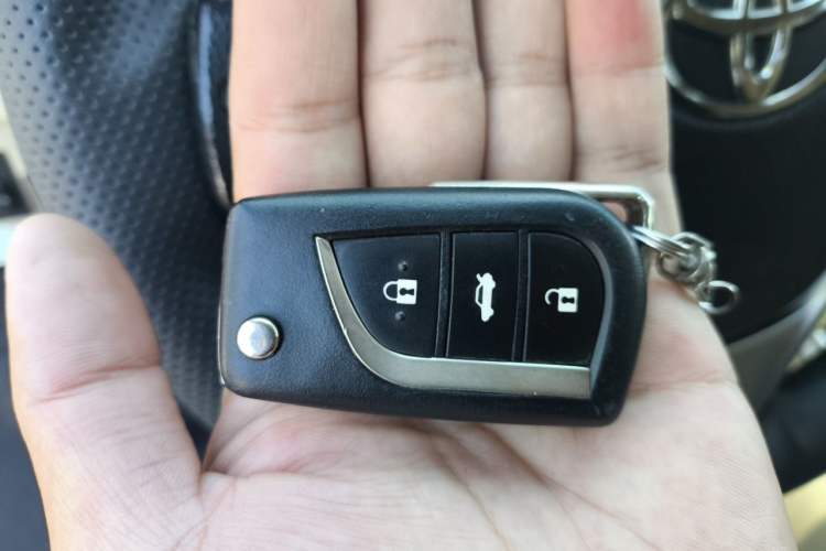 Used Toyota Corolla 2014 1.6L CVT GL Vehicle Key