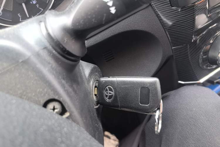 Used Toyota Corolla 2014 1.6L CVT GL-i Leather Edition Vehicle Key