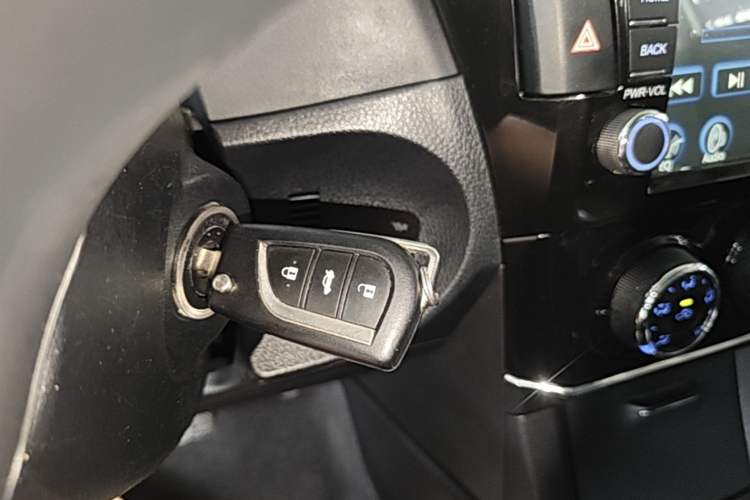 Used Toyota Corolla 2014 1.6L CVT GL Vehicle Key