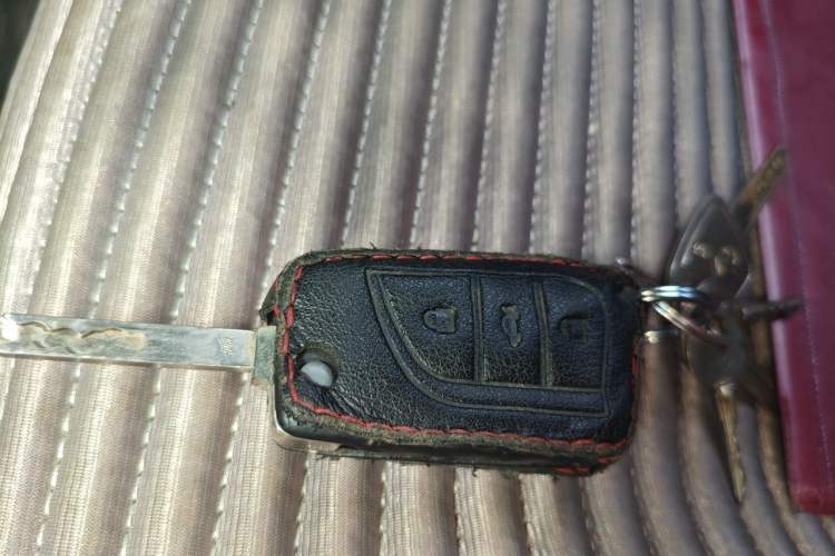 Used Toyota Corolla 2014 1.6L CVT GL Vehicle Key