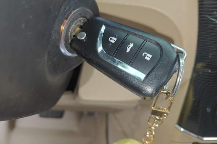 Used Toyota Corolla 2014 1.6L CVT GL-i Vehicle Key