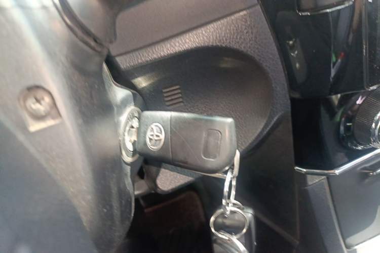 Used Toyota Corolla 2014 1.6L CVT GL Vehicle Key